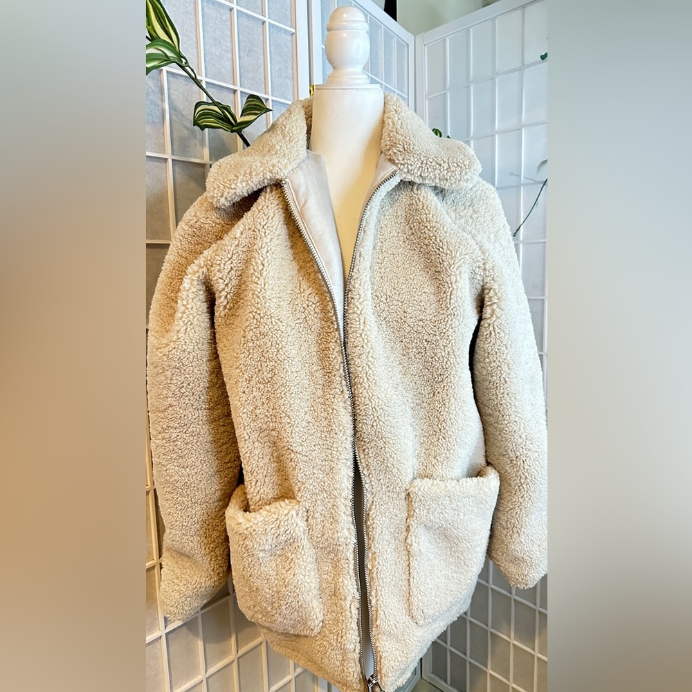 HM Divided Sherpa Coat